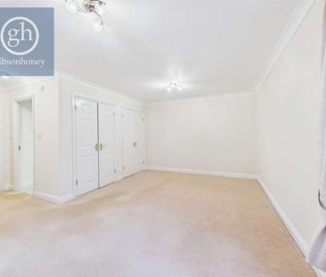 Ducks Hill Road, Northwood, HA6 - Photo 3