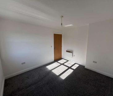 Flat, Tapestry Gardens, Birkenhead, CH41 - Photo 4