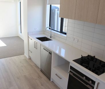 Charming Karaka Townhouse for Rent - Photo 4