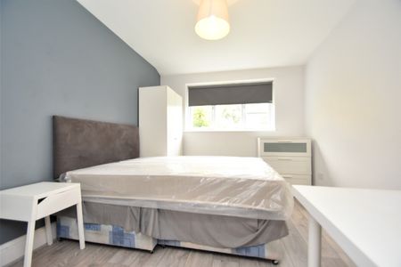 7 bedroom terraced house to rent - Photo 2