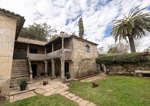 6 bedroom luxury Detached House for rent in O Rosal, Spain