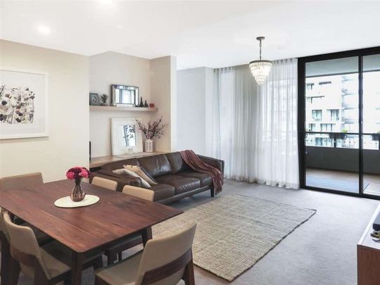 Modern 2-Bedroom Apartment in the Heart of Putney Hill - Photo 1