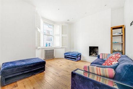 4 bedroom house in London - Photo 2