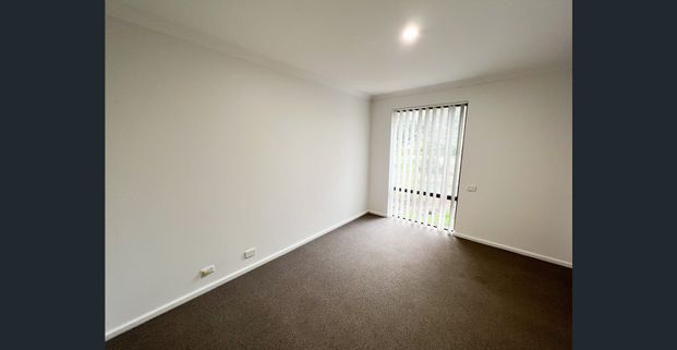 LARGE GREAT VALUE 4x2 (+STUDY) FAMILY HOME - Photo 1