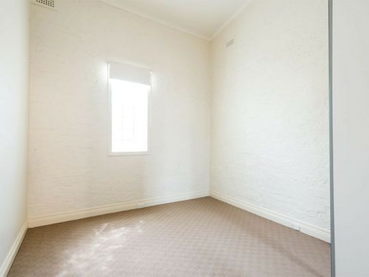 STYLISH URBAN LIVING IN THE HEART OF RICHMOND - Photo 1