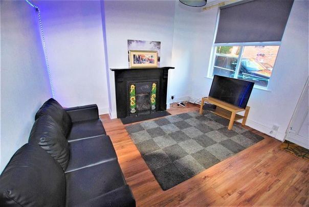 3 bedroom house share to rent - Photo 1