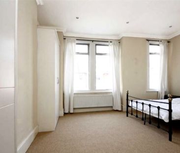 3 Bed Terraced House, Thorpebank Road, W12 - Photo 6