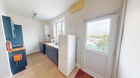 2 bedroom terraced house to rent - Photo 5