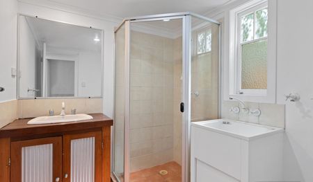 19 Rawlins Street, Kangaroo Point QLD 4169 - House For Rent | Domain - Photo 4