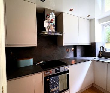 1 Bed Flat, Greenwich, SE10 - Photo 6