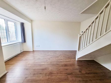 2 bedroom semi-detached house to rent - Photo 3