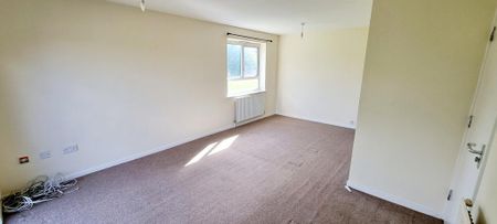 2 bedroom house of multiple occupation to rent - Photo 2