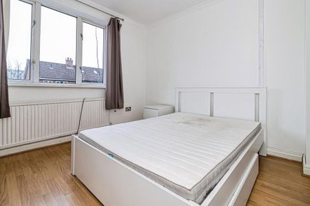 4 bedroom terraced house to rent - Photo 3