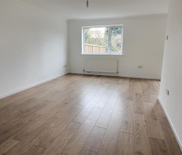 3 bedroom end of terrace house to rent - Photo 2