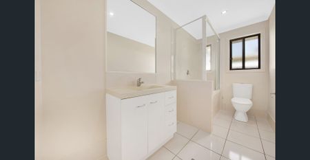 SPACIOUS FAMILY HOME WITH AIR CONDITONING - Photo 5