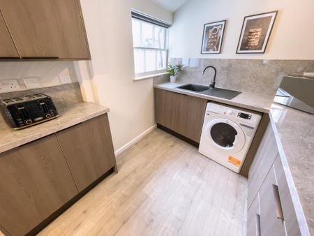 1 bedroom in a house share to rent - Photo 3