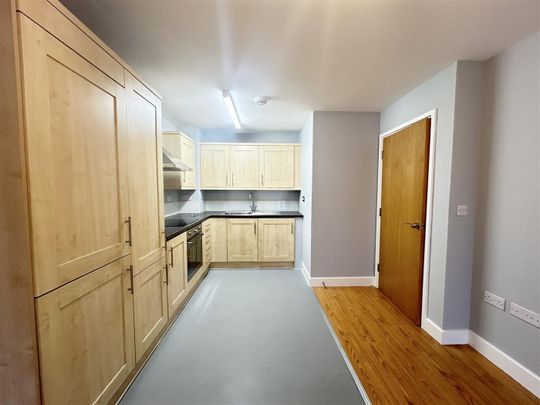 1 Bedroom Apartment To Let - Photo 1