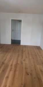 - Gemütliche 3 Raum Dachgeschosswohnung - Erstbezug nach Sanierung - Photo 3