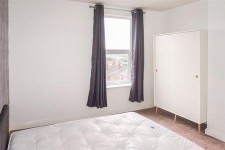 Lindum Avenue, Lincoln - Photo 2