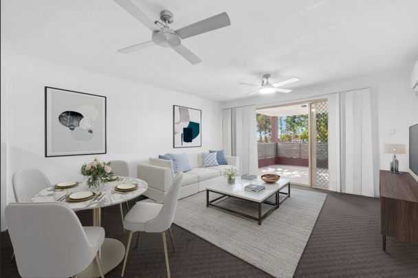 Spacious 2-Bedroom Apartment with Balcony & Secure Parking in Holland Park - Photo 1