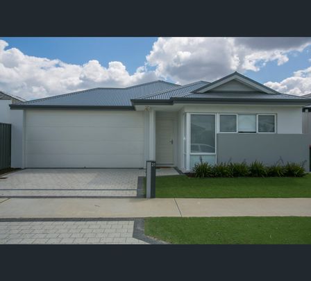 21 Zircon St, Treeby, WA 6164 - Photo 1