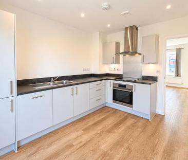 3 bedroom semi-detached house to rent - Photo 5