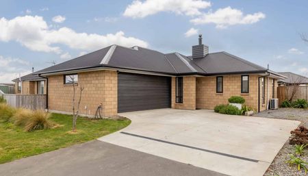 Family Four Bedroom Home In Rolleston! - Photo 3