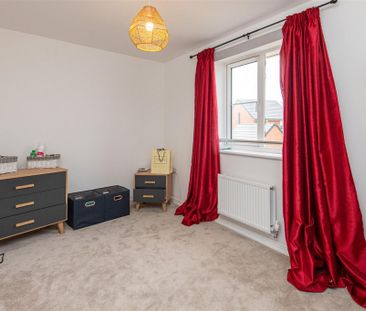 2 bed House - Mid Terrace To Let - Photo 3