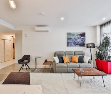 2855 Av. du Cosmodôme, app.503, H7T 0P1, Laval - Photo 3