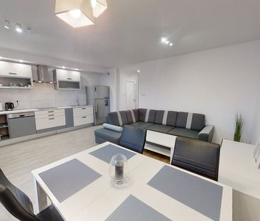 Dobry standard! 3 pokoje, klimatyzacja, parking - Photo 1