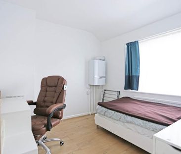 2 bedroom semi-detached house to rent - Photo 3
