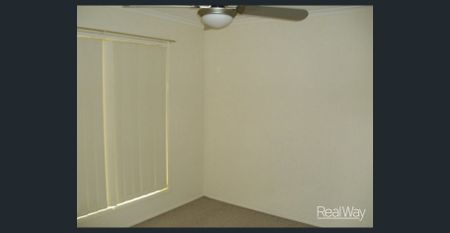 EXECUTIVE 4-BEDROOM LOWSET HOME - Photo 2
