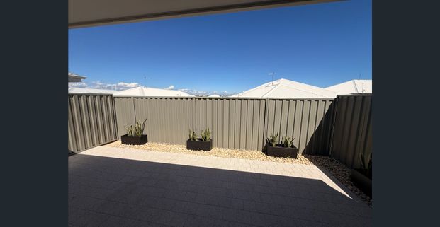 6b Gambier Gr, Eglinton, WA 6034 - Photo 1