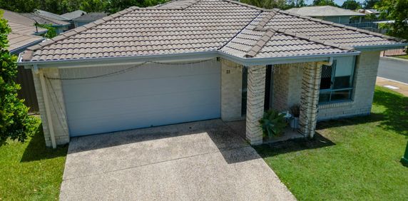 GATED COMMUNITY HOME WITH A POOL - Photo 2