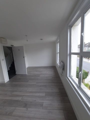 Studio Flat, Sandhurst Road, SE6 - Photo 3