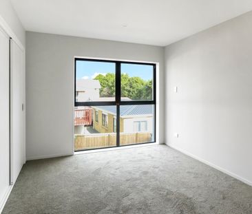Four bedroom home in Manukau! - Photo 1
