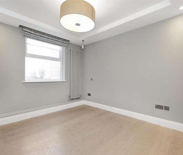 St. Johns Wood Park, London, NW8 - Photo 3