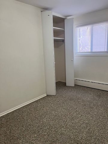 1 BDRM/1 BATH - 409 4TH AVE N - Available NOV 1 - Photo 5