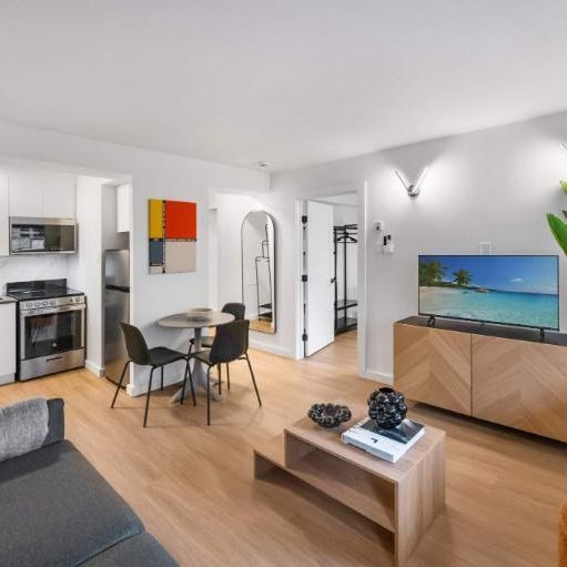 Appartement Une Chambre - Montréal Centre-Ville, Meublé - Photo 1