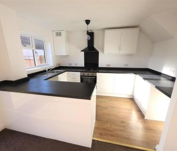 3 bedroom detached house to rent - Photo 6