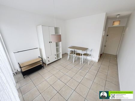 Location / Studio meublé - Photo 3