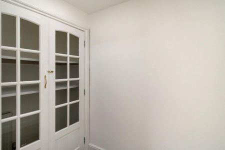 5 bedroom semi-detached house to rent - Photo 4