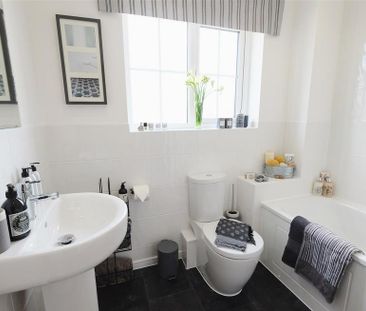 3 bedroom terraced house to rent - Photo 6