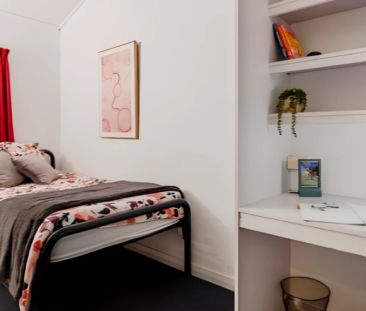 Single Room in a multi-share unit - Photo 1