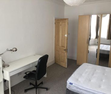 6 bedroom house to rent - Photo 3