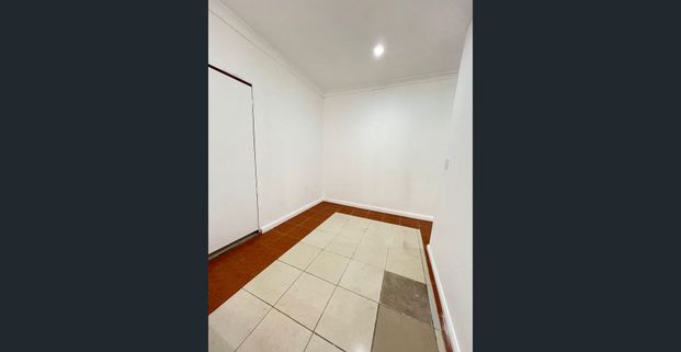 Share house. 2 bedroom with individual bathroom and kitchen. suitable for couples or oversea students - Photo 1