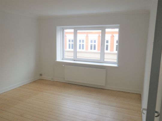 2-værelses lejlighed i Aalborg Vestby med central beliggenhed - Photo 1