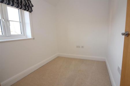 3 bedroom detached house to rent - Photo 2