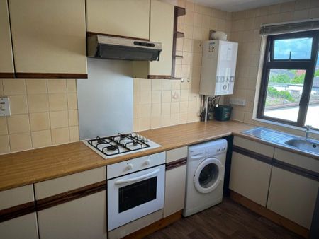 Price £800 pcm - Available Now - Unfurnished - Photo 4