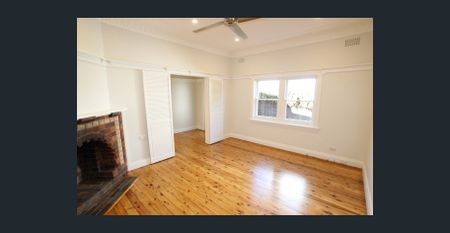 Bright and spacious apartment with house-like feel - Photo 2